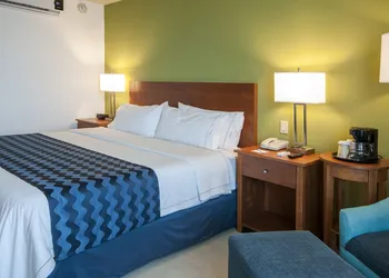 Holiday Inn Express Cabo San Lucas by IHG hotel thumbnail 6