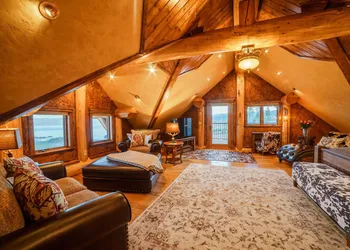 Coyote Bluff Estate hotel thumbnail 6