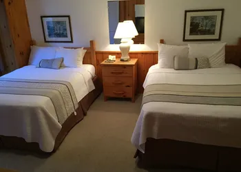 Clevelands House Resort Muskoka hotel thumbnail 4