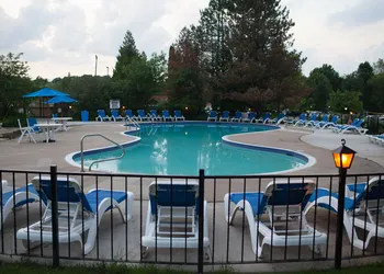 Clevelands House Resort Muskoka hotel thumbnail 7