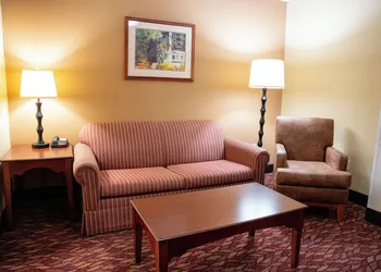 Coshocton Village Inn and Suites hotel thumbnail 6
