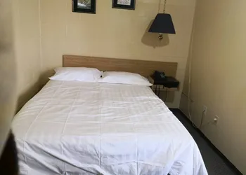 Rainbow Motor Inn hotel thumbnail 2