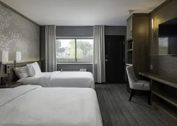 voco Niagara Falls - The Cadence by IHG hotel thumbnail 3