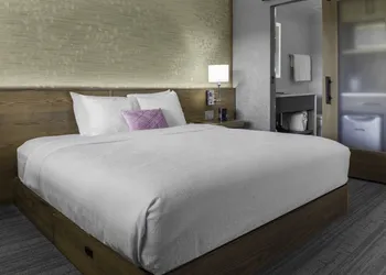 voco Niagara Falls - The Cadence by IHG hotel thumbnail 6