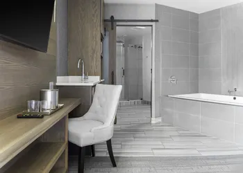 voco Niagara Falls - The Cadence by IHG hotel thumbnail 8