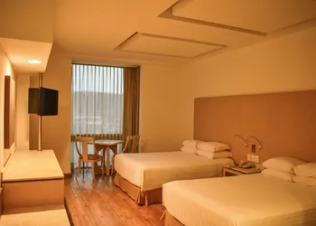 Ramada by Wyndham Mexico City Santa Fe hotel thumbnail 5