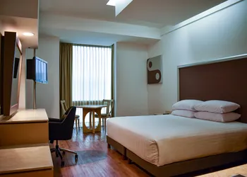 Ramada by Wyndham Mexico City Santa Fe hotel thumbnail 7