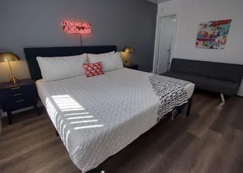 Suites at 23 Palms By RocketStay hotel thumbnail 4