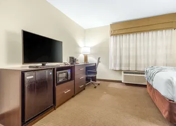 Sleep Inn & Suites Lincoln University Area hotel thumbnail 6