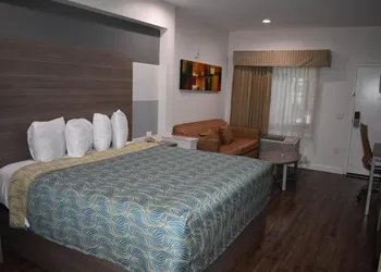 Grand Villa Inn & Suites - Humble hotel thumbnail 2