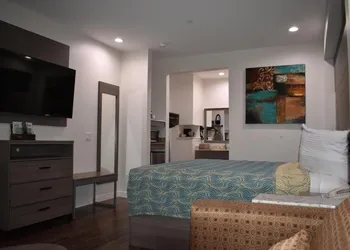 Grand Villa Inn & Suites - Humble hotel thumbnail 3