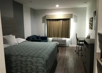 Grand Villa Inn & Suites - Humble hotel thumbnail 7