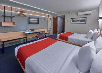City Express by Marriott Irapuato Norte hotel thumbnail 7