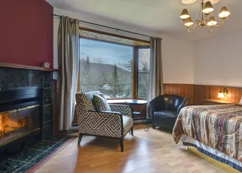 Hôtel du Lac Lenore hotel thumbnail 4