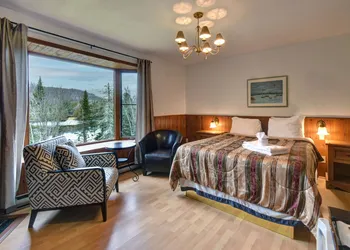 Hôtel du Lac Lenore hotel thumbnail 6