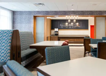 Hampton Inn Paris hotel thumbnail 4