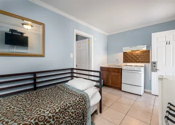 Boardwalk Hotel Charlee & Beach House Rentals hotel thumbnail 5