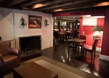 The Red Lion Inn Resort 1704 hotel thumbnail 2