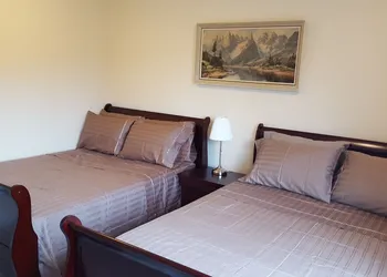Richmond Vancouver Airport Comfy Home hotel thumbnail 3