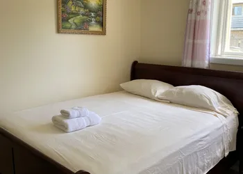 Richmond Vancouver Airport Comfy Home hotel thumbnail 7