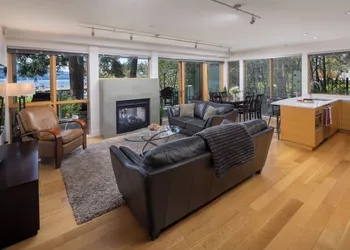 Brentwood Bay Resort hotel thumbnail 5