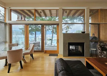 Brentwood Bay Resort hotel thumbnail 6