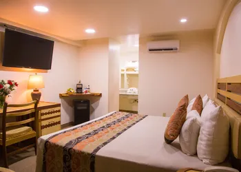 Hotel La Villa de Zaragoza hotel thumbnail 7