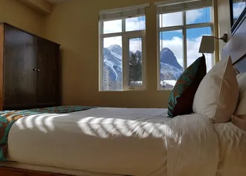 Sunset Resorts Canmore and Spa hotel thumbnail 8