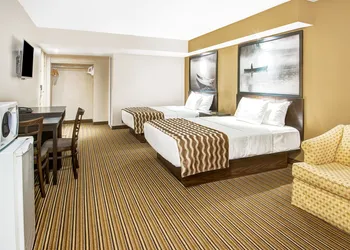 Red Maple inn and suites hotel thumbnail 5