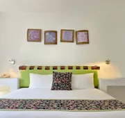 Seven Crown Express & Suites by Kavia hotel detail image 4