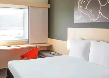 ibis Queretaro hotel thumbnail 4