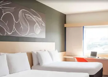 ibis Queretaro hotel thumbnail 5
