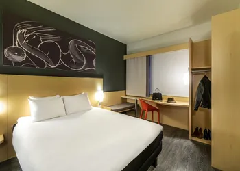 ibis Queretaro hotel thumbnail 6