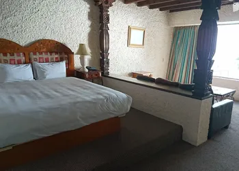 Las Rocas Resort And Spa hotel thumbnail 7