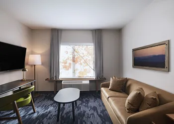 Fairfield Inn & Suites by Marriott Waller hotel thumbnail 5