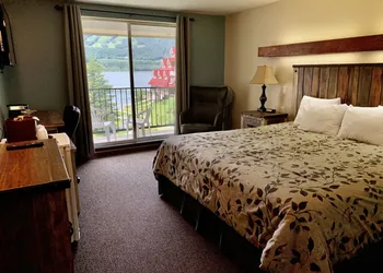 Three Valley Lake Chateau hotel thumbnail 7