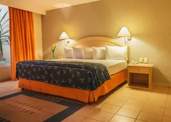 Plaza Inn Express hotel thumbnail 3