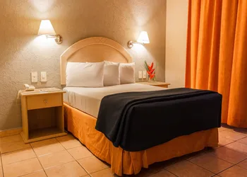 Plaza Inn Express hotel thumbnail 8
