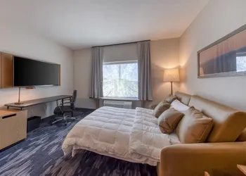 Fairfield Inn & Suites by Marriott Charlotte Belmont hotel thumbnail 8