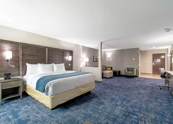 Comfort Suites Humble Houston IAH hotel thumbnail 4