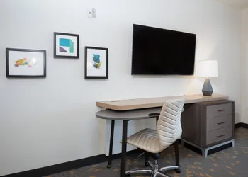 Holiday Inn Glendale - Stadium & Ent Dist by IHG hotel thumbnail 8