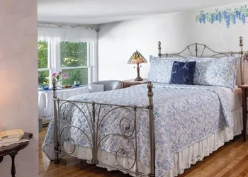 The Maguire House Bed & Breakfast hotel thumbnail 4