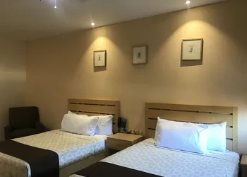 Navola Inn hotel thumbnail 2