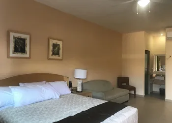 Navola Inn hotel thumbnail 3