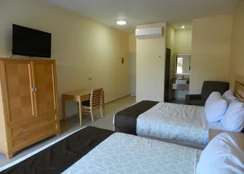 Navola Inn hotel thumbnail 4