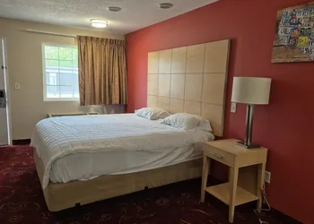 General Bragg Inn & Suites Chickamauga hotel thumbnail 7