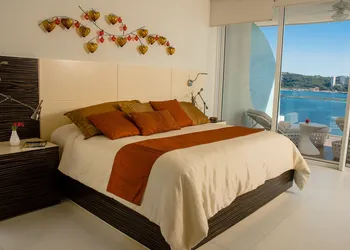 B Pichilingue Acapulco hotel thumbnail 7