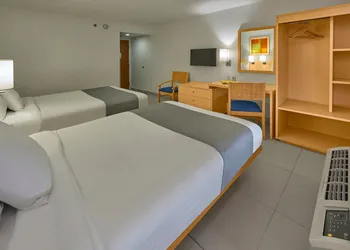 City Express by Marriott Lazaro Cardenas hotel thumbnail 3