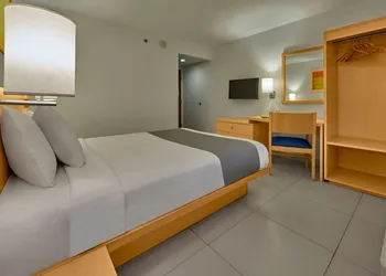 City Express by Marriott Lazaro Cardenas hotel thumbnail 4
