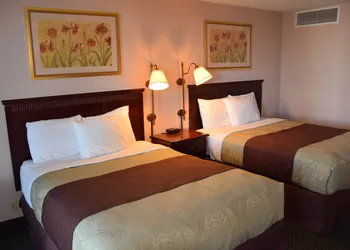 National 9 Gillette hotel thumbnail 6